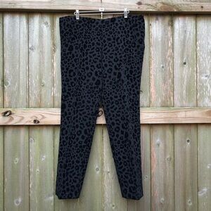 Vilagallo Anthropologie Black Leopard Print Pants Size 12 Split Leg Buttons